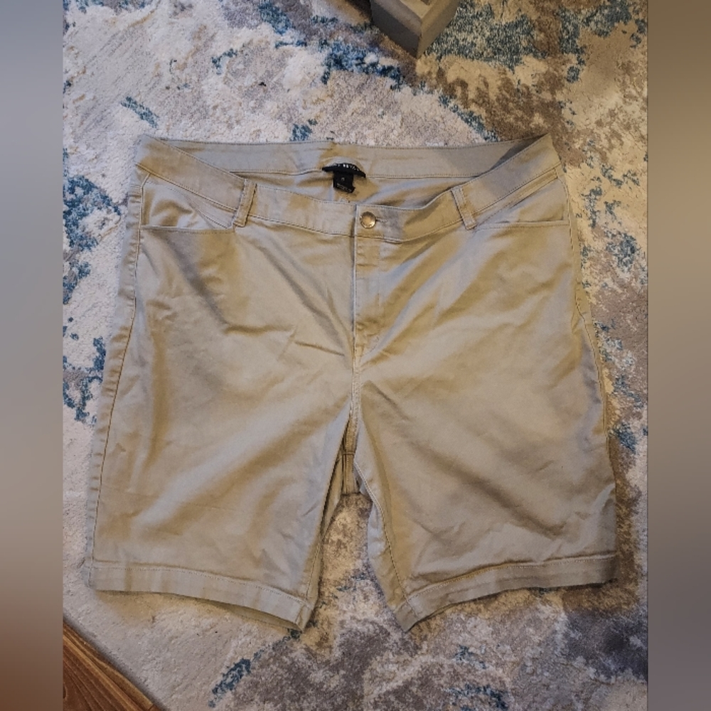 Lane Bryant Khaki short. Size 26